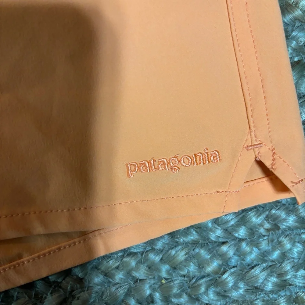 Women's Patagonia Two-Tone Orange and Brown Shorts - Picture 2 of 5